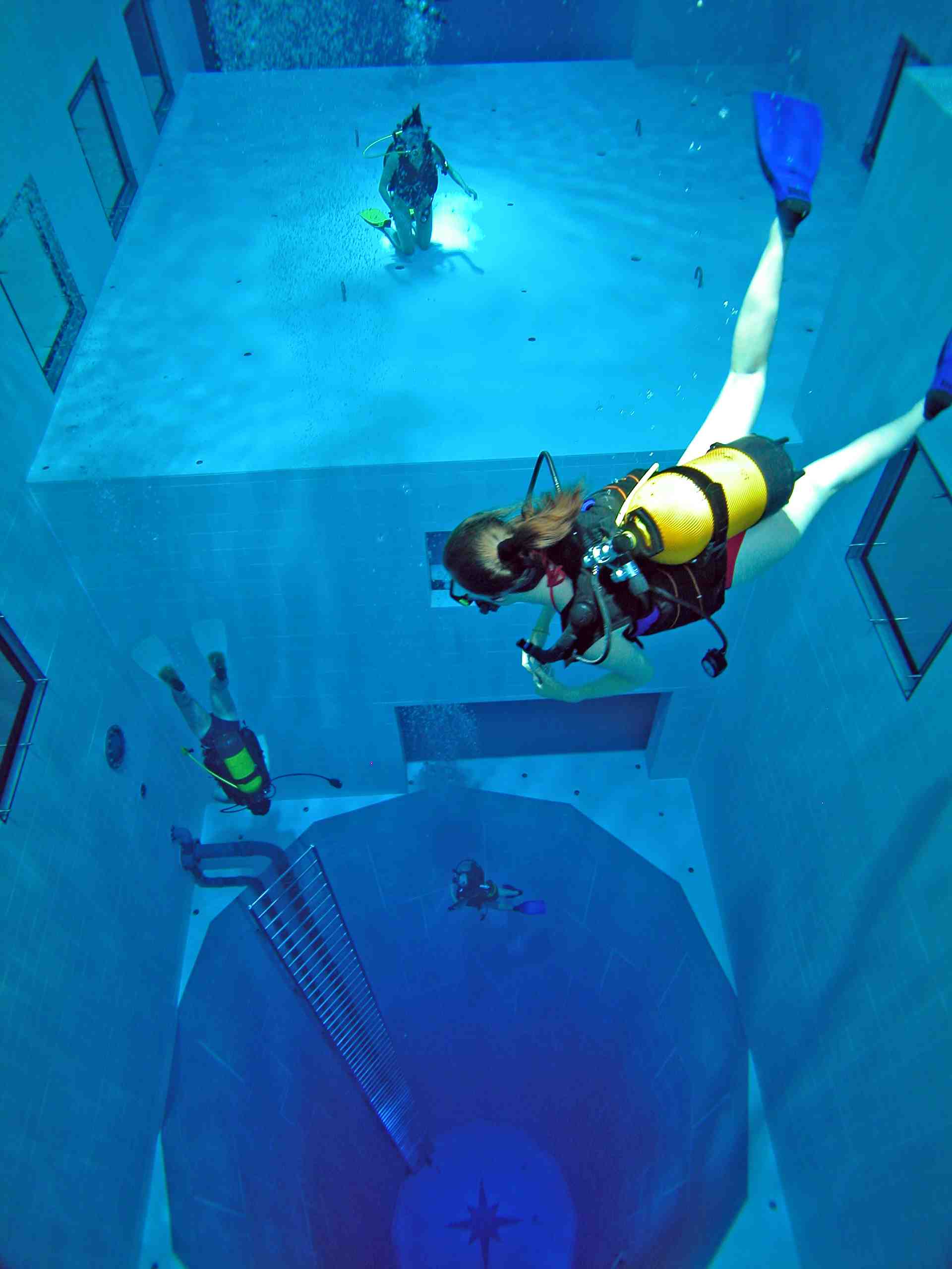 LEARN TO DIVE in Brussels LEARN TO DIVE in comfort and total safety
